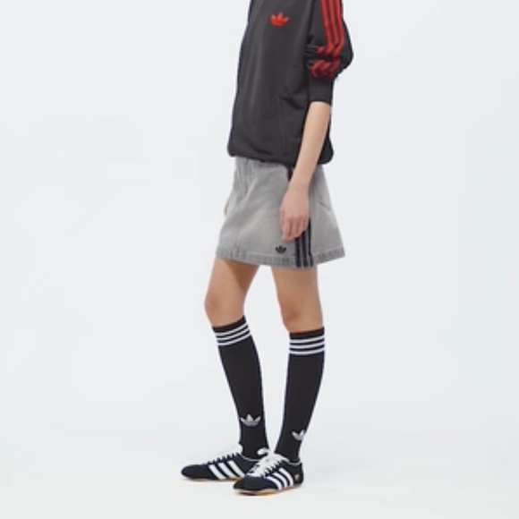 New adidas Adicolor 3-Stripes Denim Mini Skirt - Picture 3 of 12